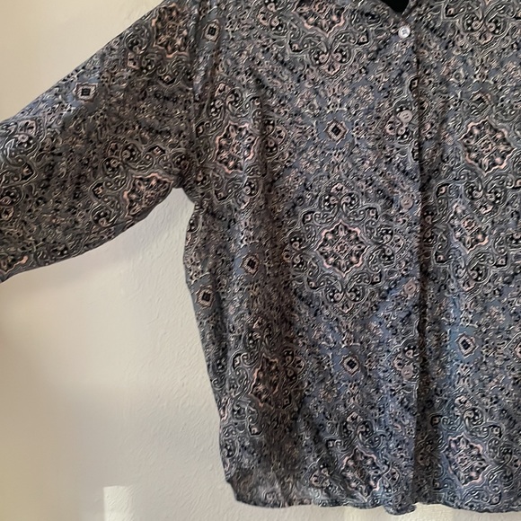 Vintage Tarazzia blue paisley long sleeve rayon button down top - Picture 4 of 6